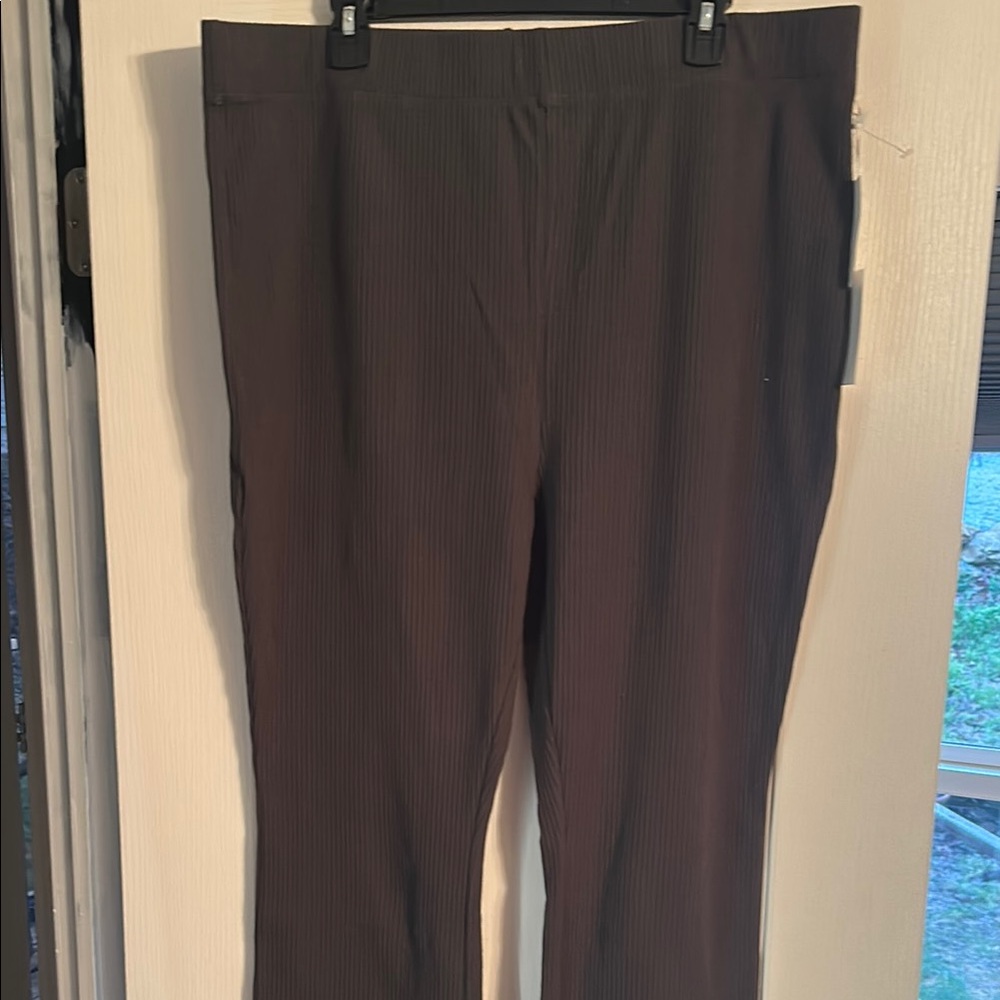 Good American dark olive green Pants. NWT Size 7